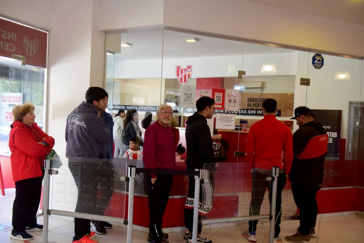 Venta de entradas para Instituto vs River este sábado a las 21 en el estadio Kempes. (José Gabriel Hernández / La Voz)