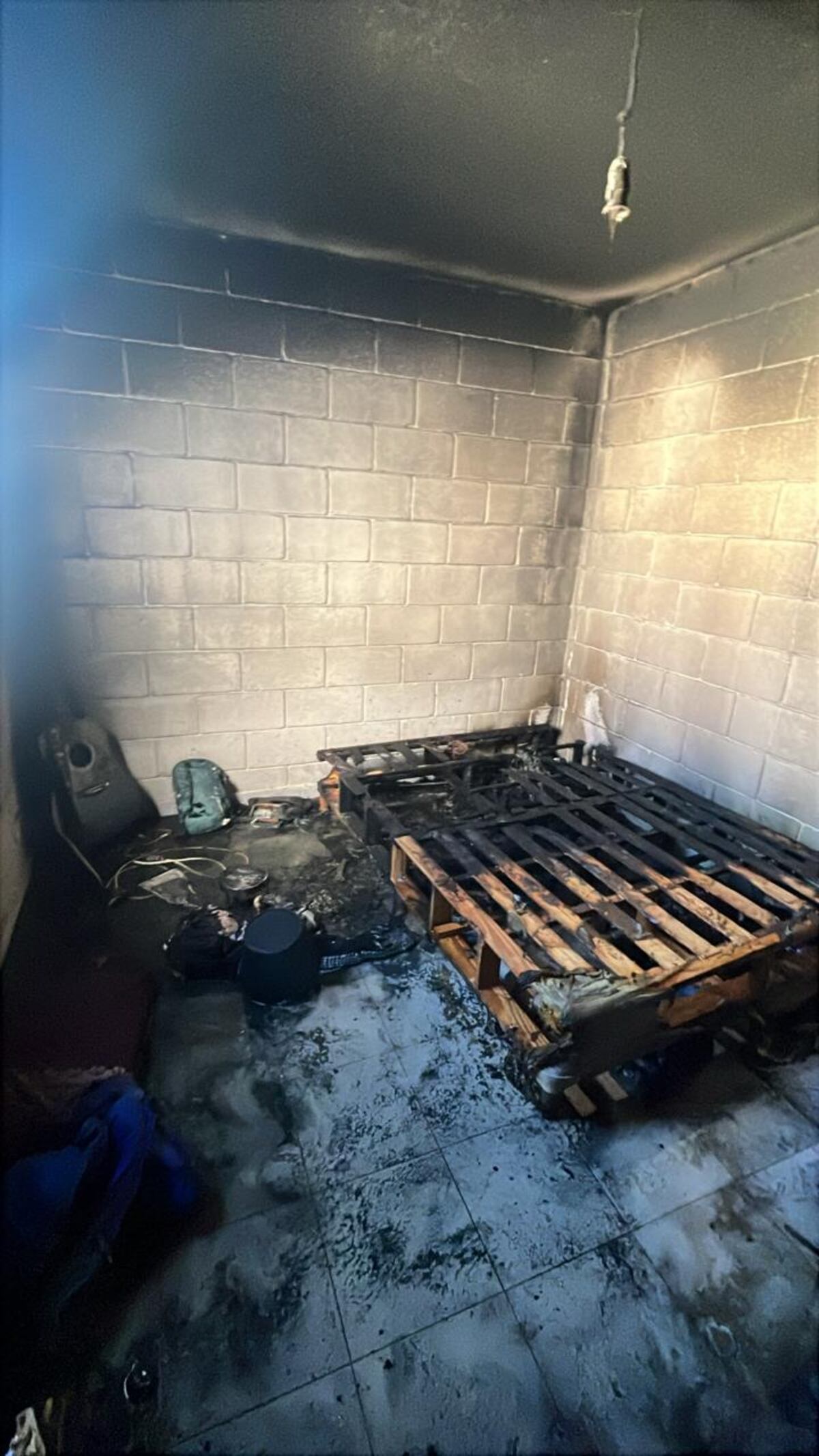 Incendio en una vivienda en Córdoba: dos personas fueron trasladadas a urgencias. (Policía de Córdoba)