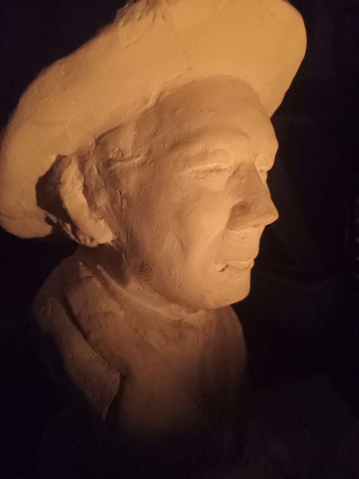 Obra a Brochero: escultura en yeso.