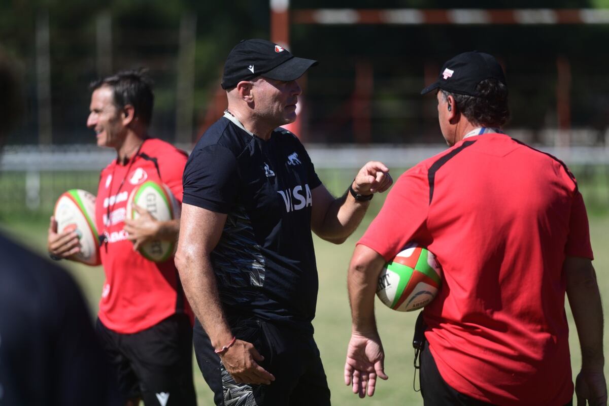 Felipe Contepomi, entrenador de Los Pumas, junto a Diego Ghiglione, head coach de Dogos XV. (Ramiro Pereyra /La Voz)