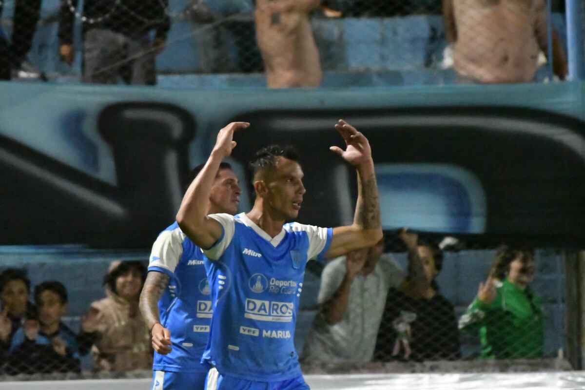 Estudiantes de Río Cuarto ante Estudiantes de Caseros, por la semifinal de vuelta del Reducido. (Tomy Fragueiro / La Voz).