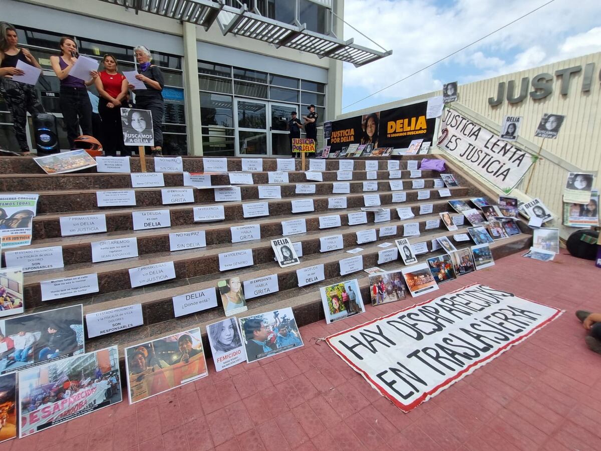 Villa Dolores. Marcha frente a tribunales por los siete años de la desaparición de Delia Polijo (La Voz)