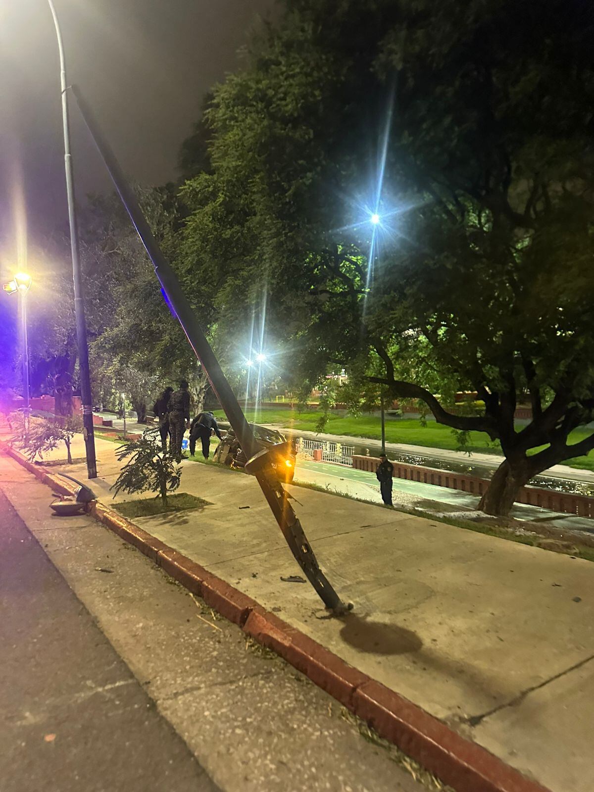 Despiste y choque. (Policía)
