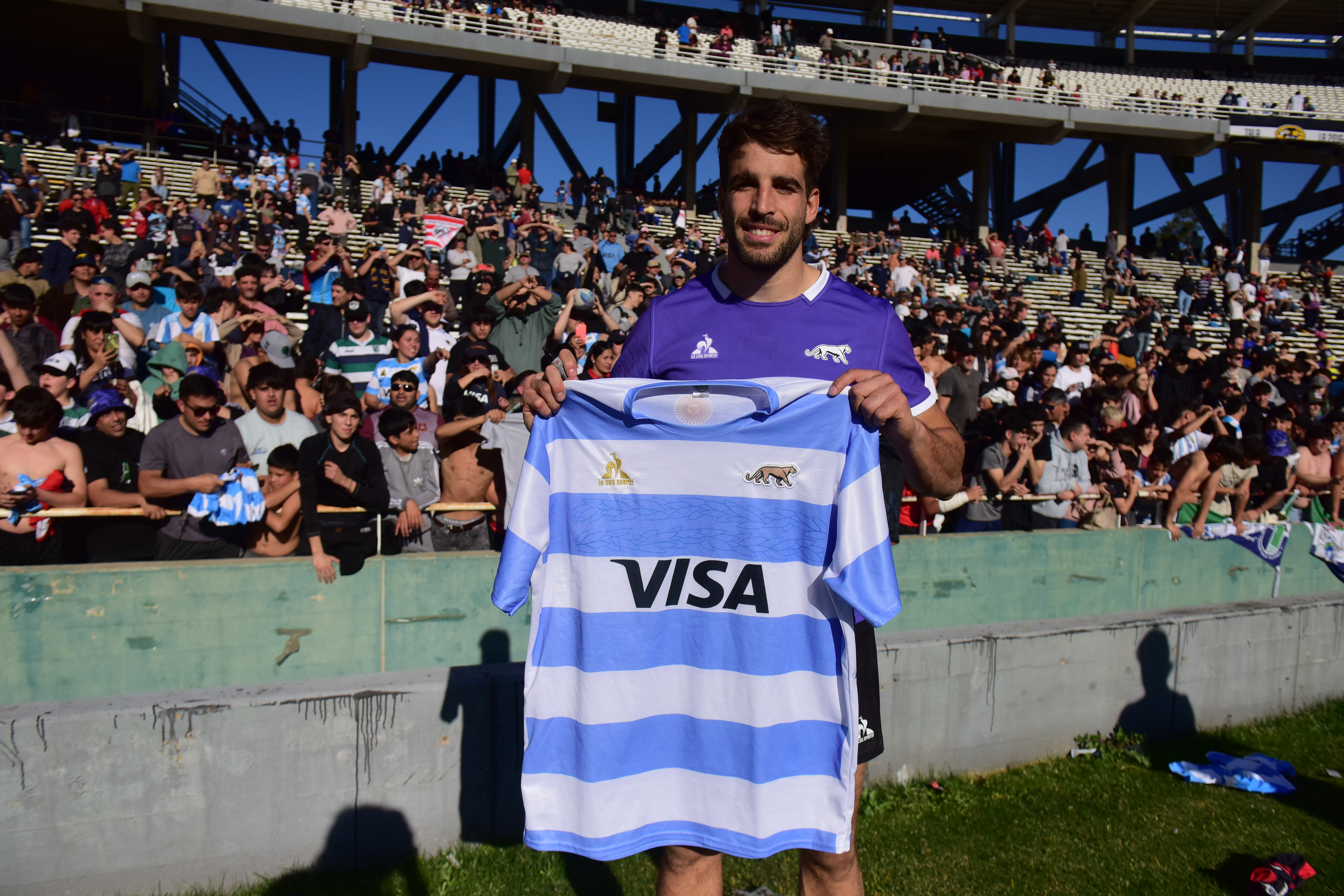 Juan Cruz Mallía en el entrenamiento abierto de Los Pumas en el Kempes. (José Gabriel Hernández / La Voz).