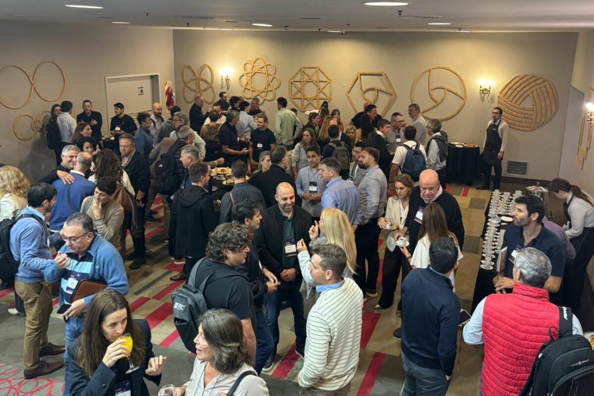 Desde su llegada al país, Vistage se convirtió en un pilar para conectar y hacer crecer a los líderes empresariales, ofreciendo un espacio único para el intercambio, el aprendizaje y el desarrollo estratégico.