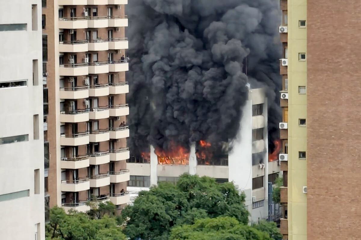Incendio en la sede de Apross. (Gentileza)