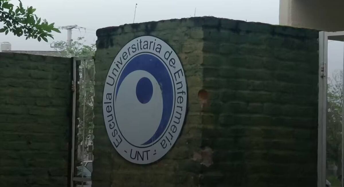 Escándalo en la escuela de Enfermería de Tucumán por la actuación de un profesor.