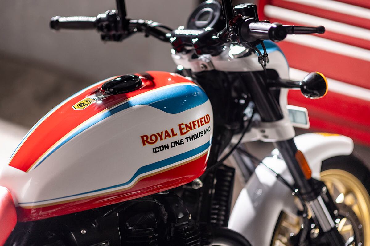 Esta versión fue desarrollada en alianza con Icon Motorsports, el fabricante de indumentaria y equipos de protección para motociclistas.