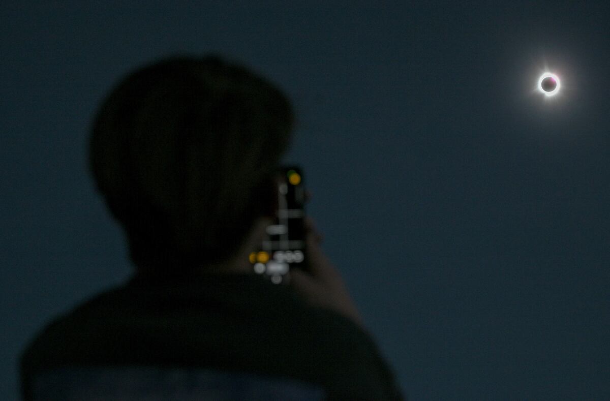 El eclipse, desde diferentes puntos de Estados Unidos. (AP)
