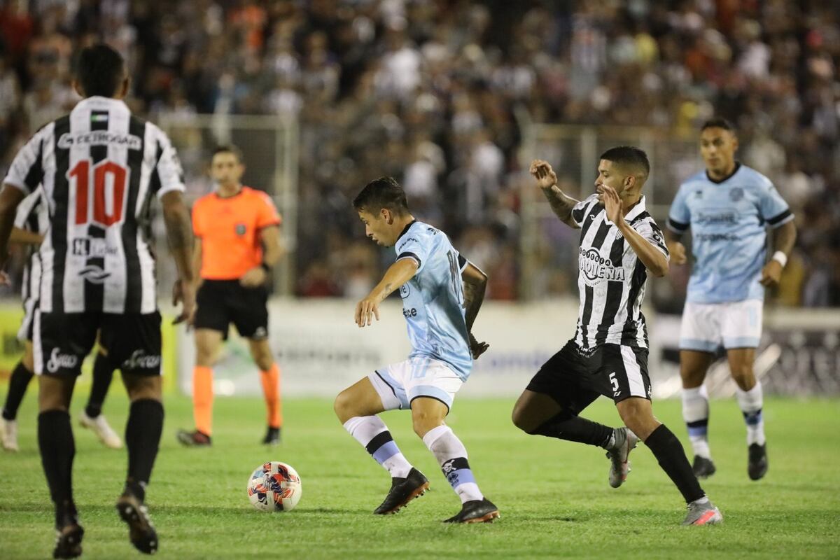 Mariano Miño, volante de Belgrano y autor del único gol del equipo en la derrota ante Chaco For Ever. (Prensa Belgrano)