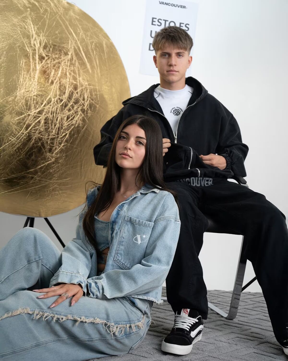 El hijo de Wanda Nara y Maxi López posó junto a su novia.