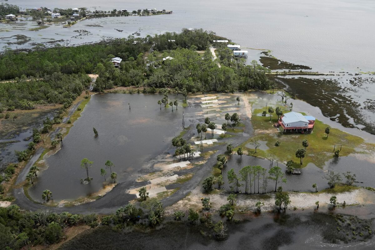 Así quedó la zona cercana a Keaton Beach, donde el huracán Idalia tocó tierra. (AP / Rebecca Blackwell)