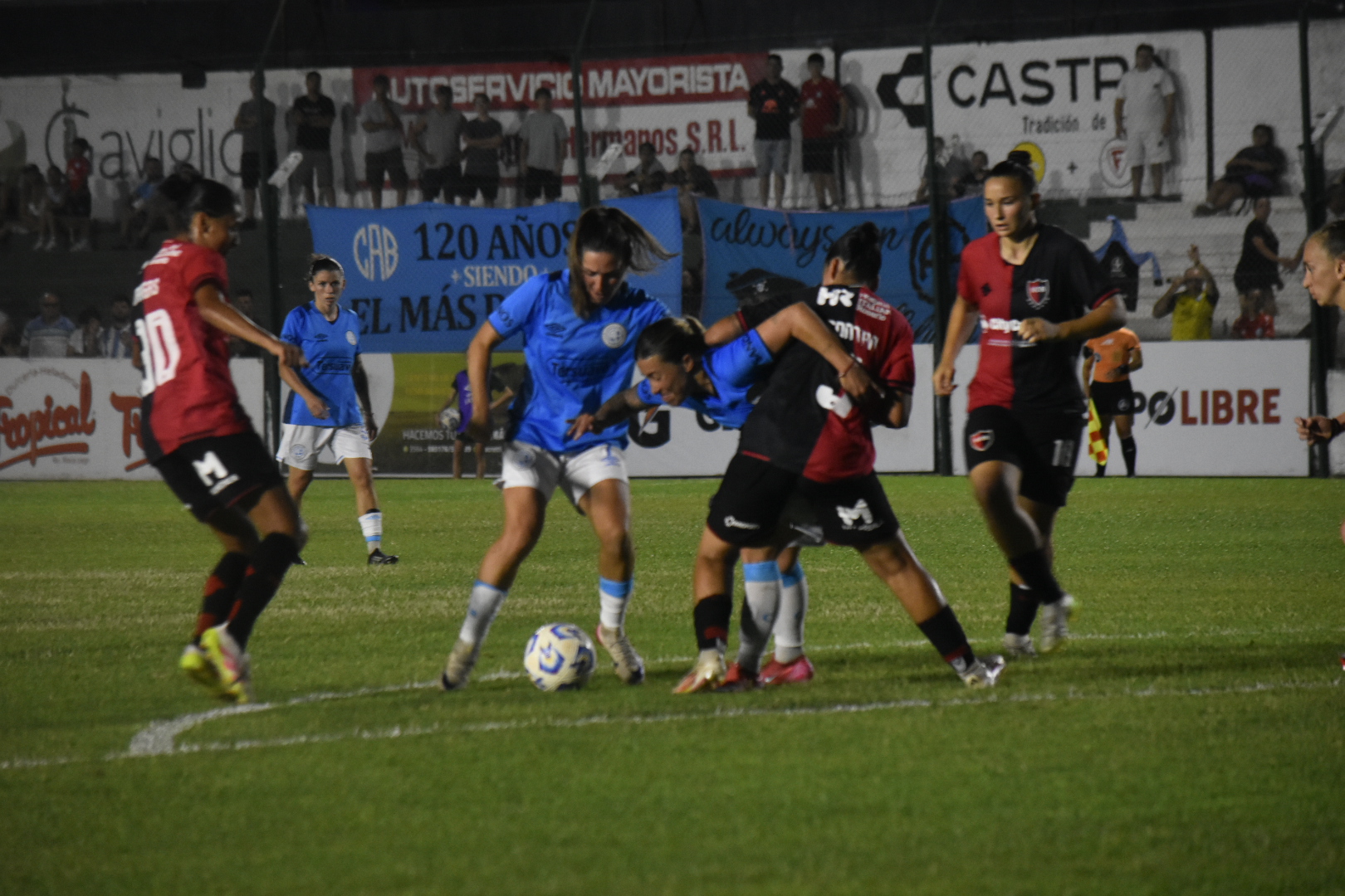 Belgrano vs Newell’s por el Trofeo de Campeones, en el estadio Juan Pablo Francia de San Francisco. (La Voz)