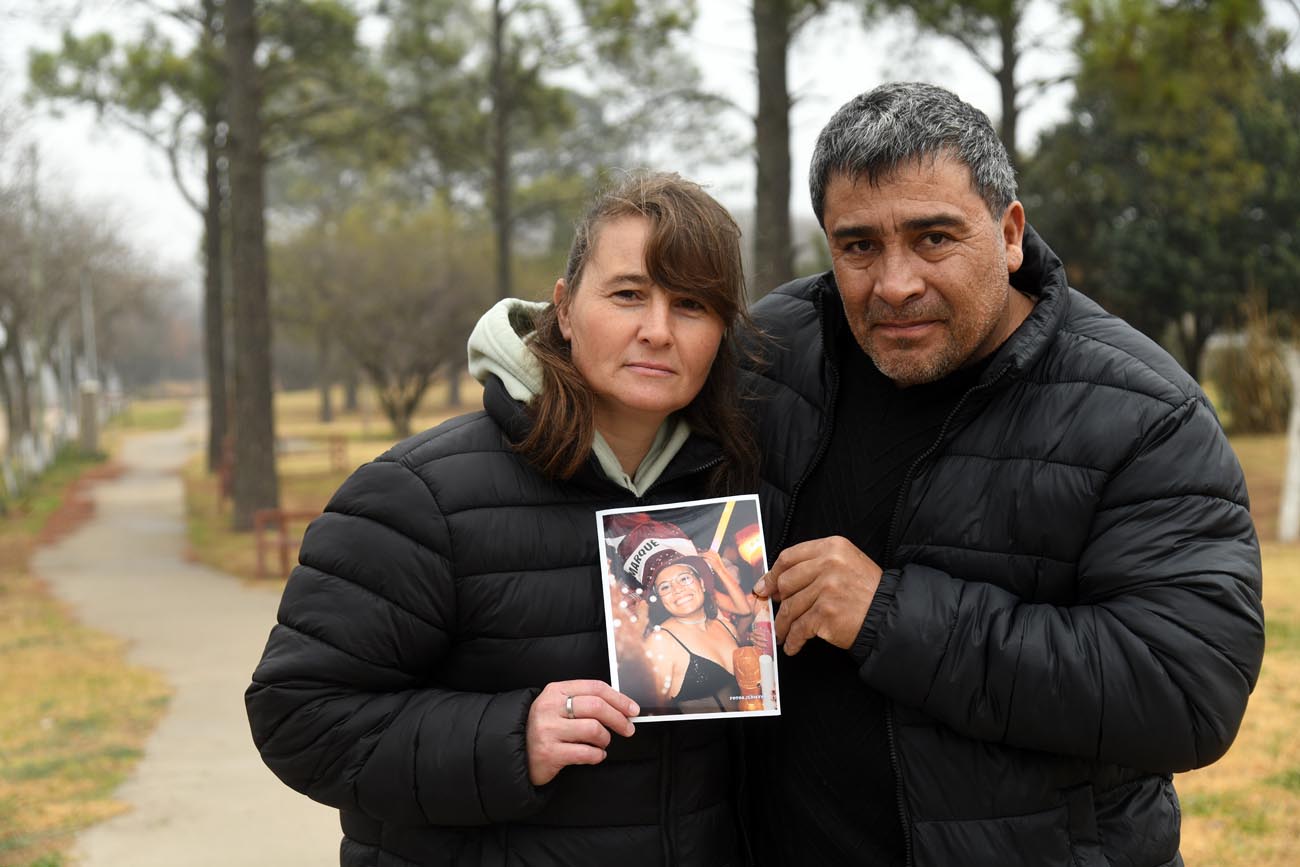 Los papás de Marquesa piden justicia por la muerte de su hija. En Río Cuarto hablar con La Voz de cómo sobreviven a su ausencia. (Ramiro Pereyra / La Voz)