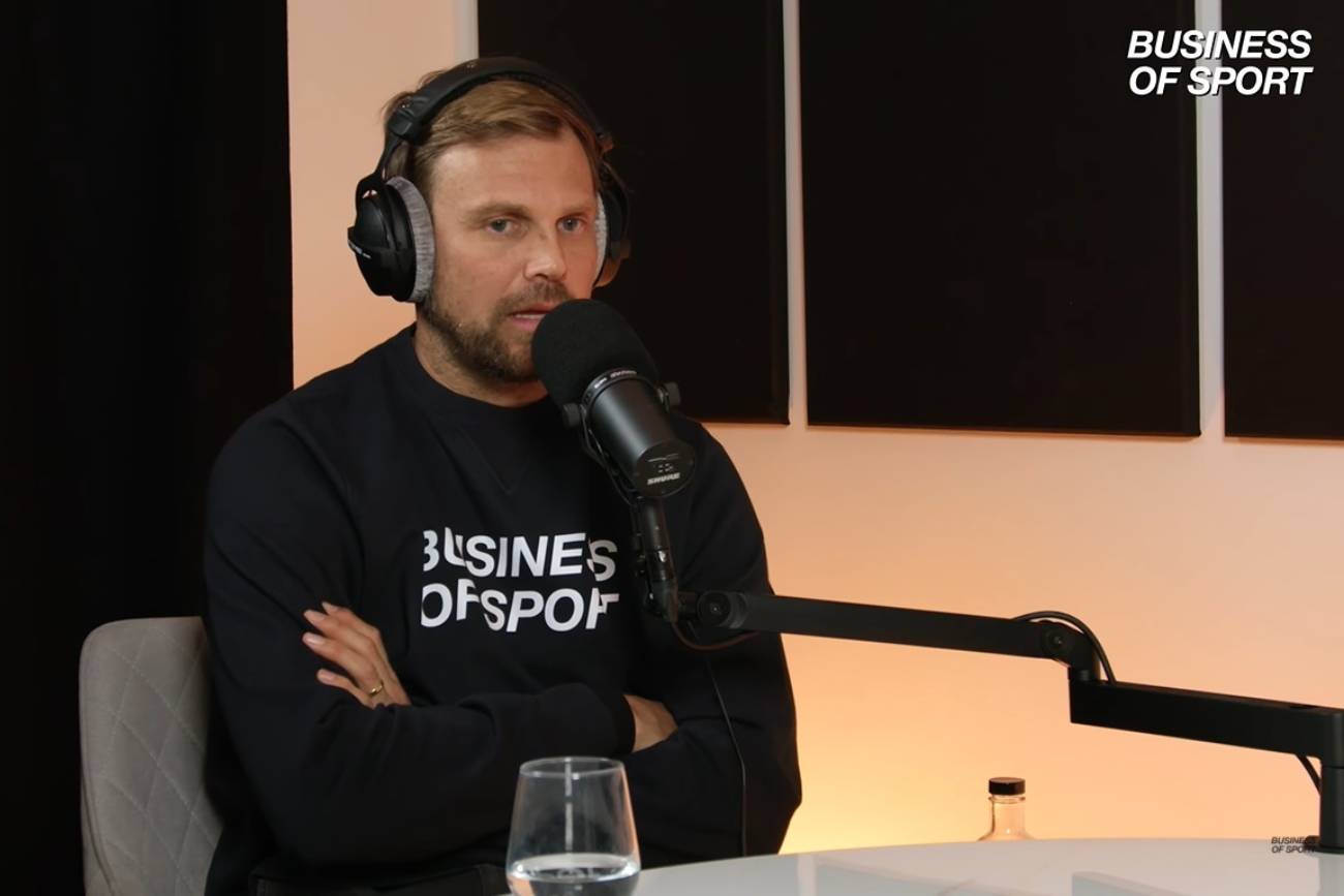 Moritz Fürste, doble medallista olímpico de hockey sobre césped con Alemania y cofundador de Hyrox. En una entrevista con el canal Business of Sport, Fürste reveló que este año planean realizar un total de 83 eventos y contar con la participación de 650.000 atletas a nivel global. (Captura de pantalla)