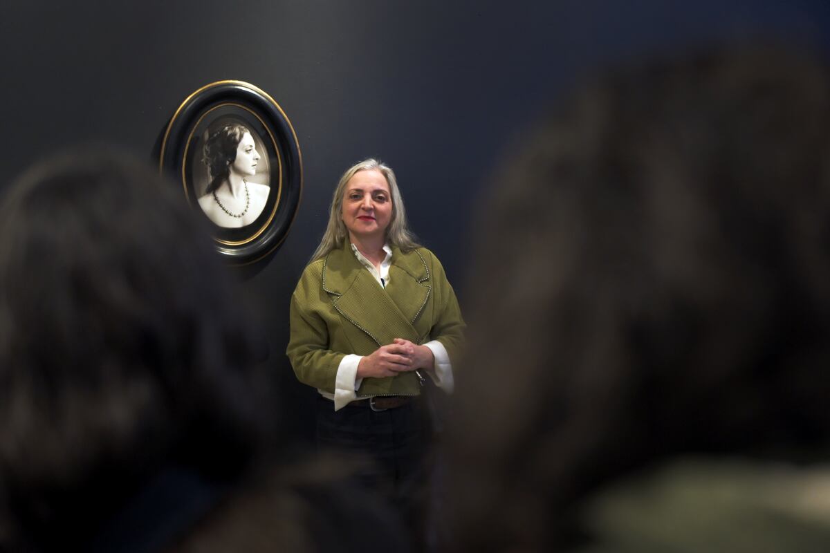 La artista Nicola Costantino en la inauguración de su muestra en Distrito BAP ABRE. Foto: Javier Ferreyra