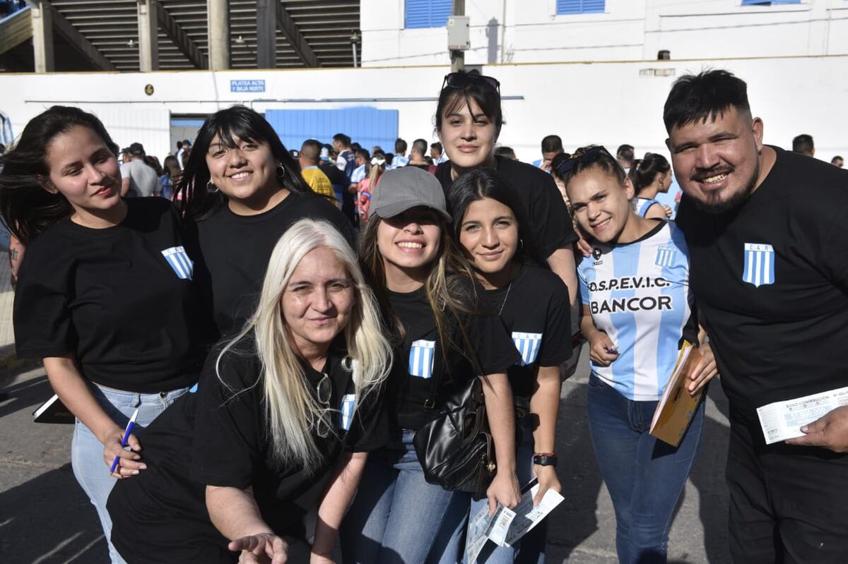 Racing contó con el apoyo de toda su gente este domingo (Foto: Ramiro Pereyra).