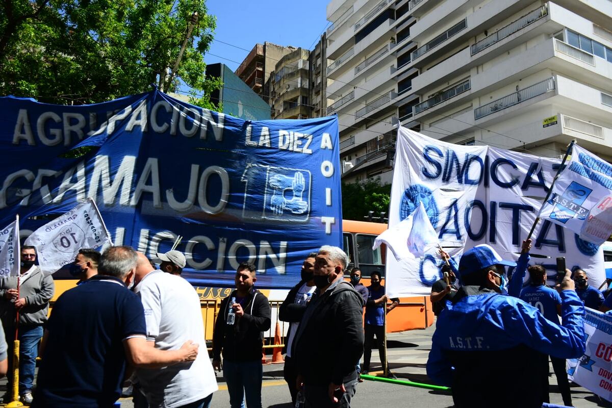 La CGT se movilizó en Córdoba. (José Hernández / La Voz)