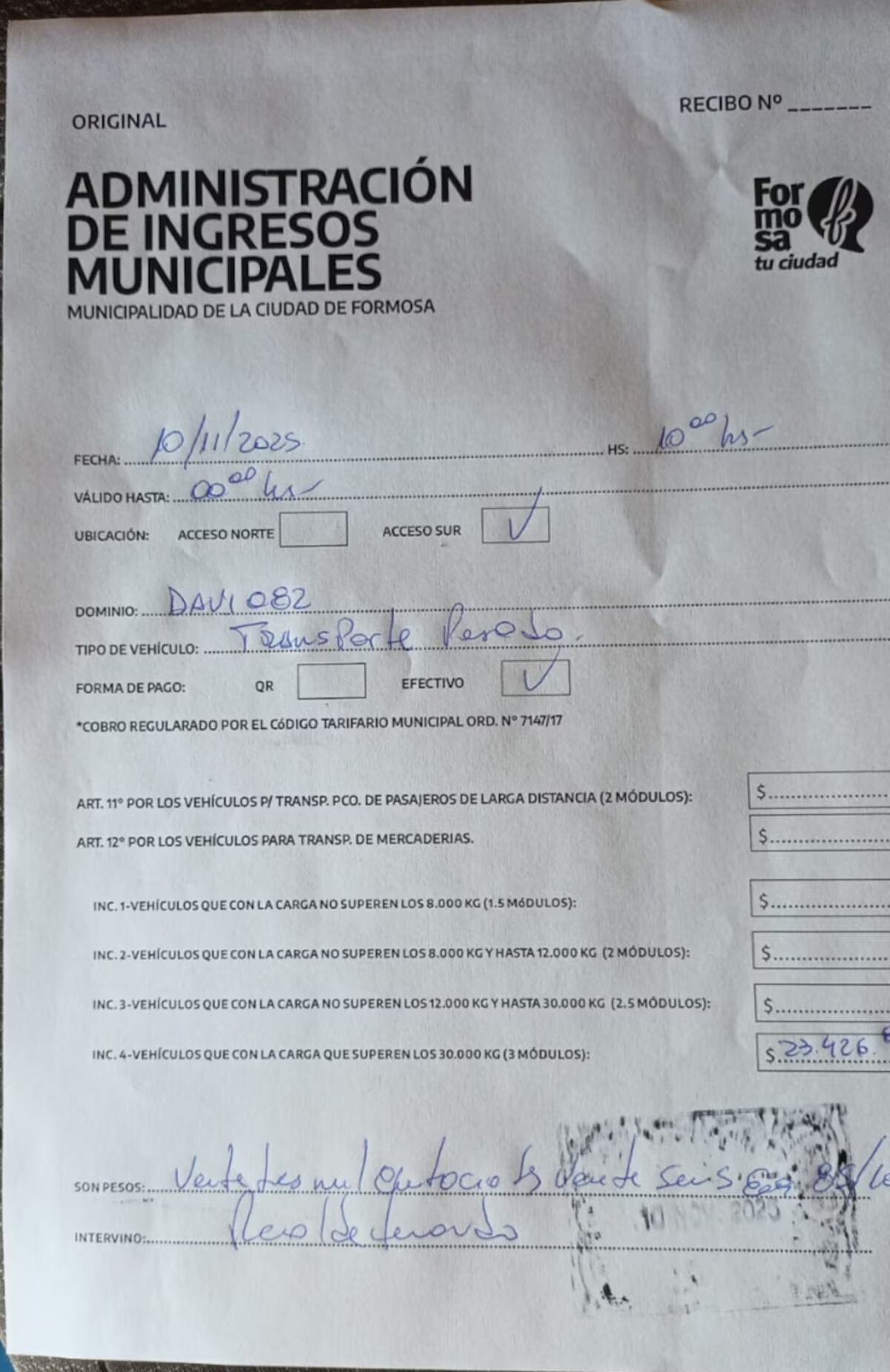 El impuesto que le cobraron al camionero.