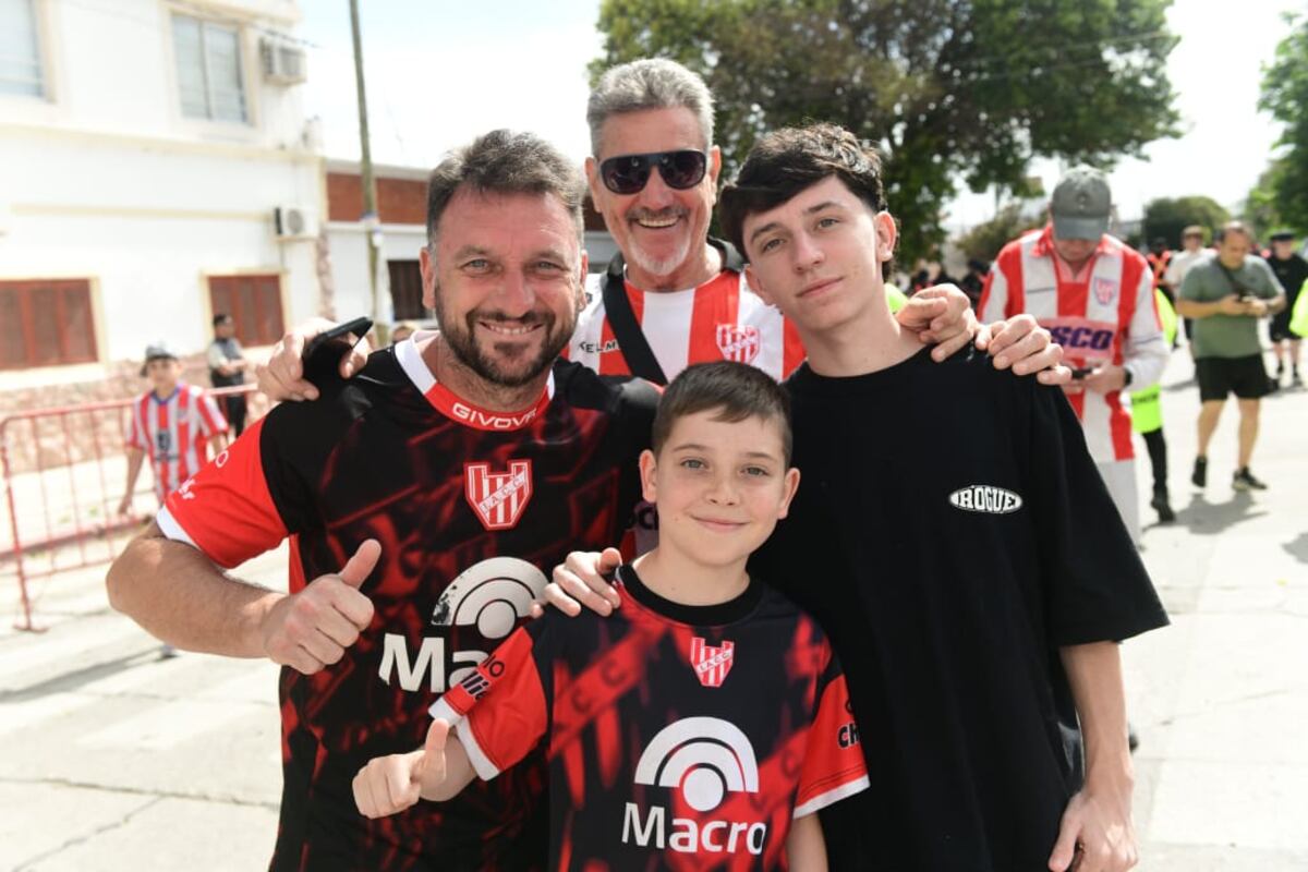 Hinchas de Instituto en la previa del clásico con Talleres en Alta Córdoba. (José Gabriel Hernández y Javier Ferreyra / La Voz)