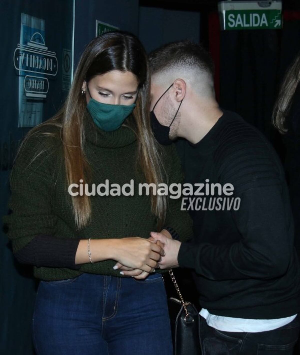 Barbie Vélez y Lucas Rodríguez en el estreno de Trepadores
