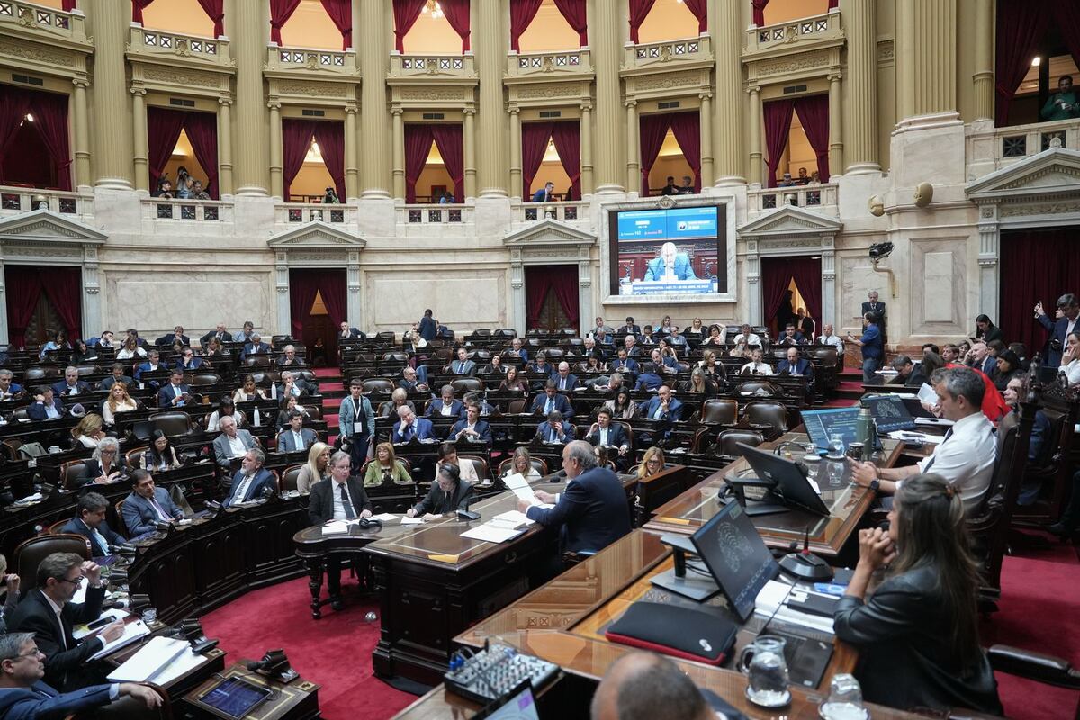 Guillermo Francos, en la interpelación por el caso $Libra en Diputados. (Gentileza)