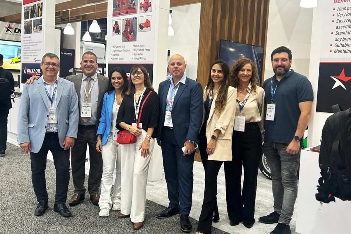 La delegación cordobesa en la OTC. Al centro, el titular de la agencia ProCórdoba, Pablo De Chiara, y a la derecha Inés Gerbaudo. (Gentileza ProCórdoba)