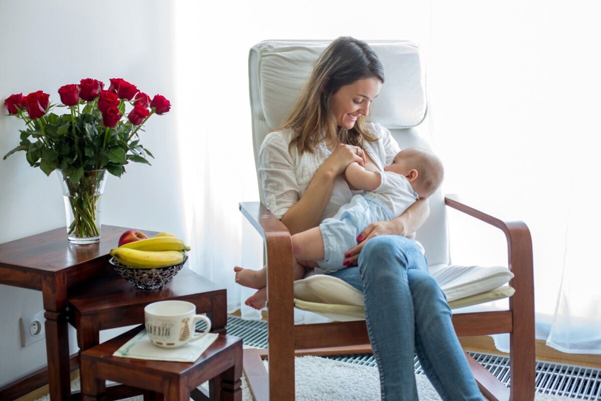 La lactancia es una forma de aportar vitamina D en recién nacidos /fuente: depositphotos