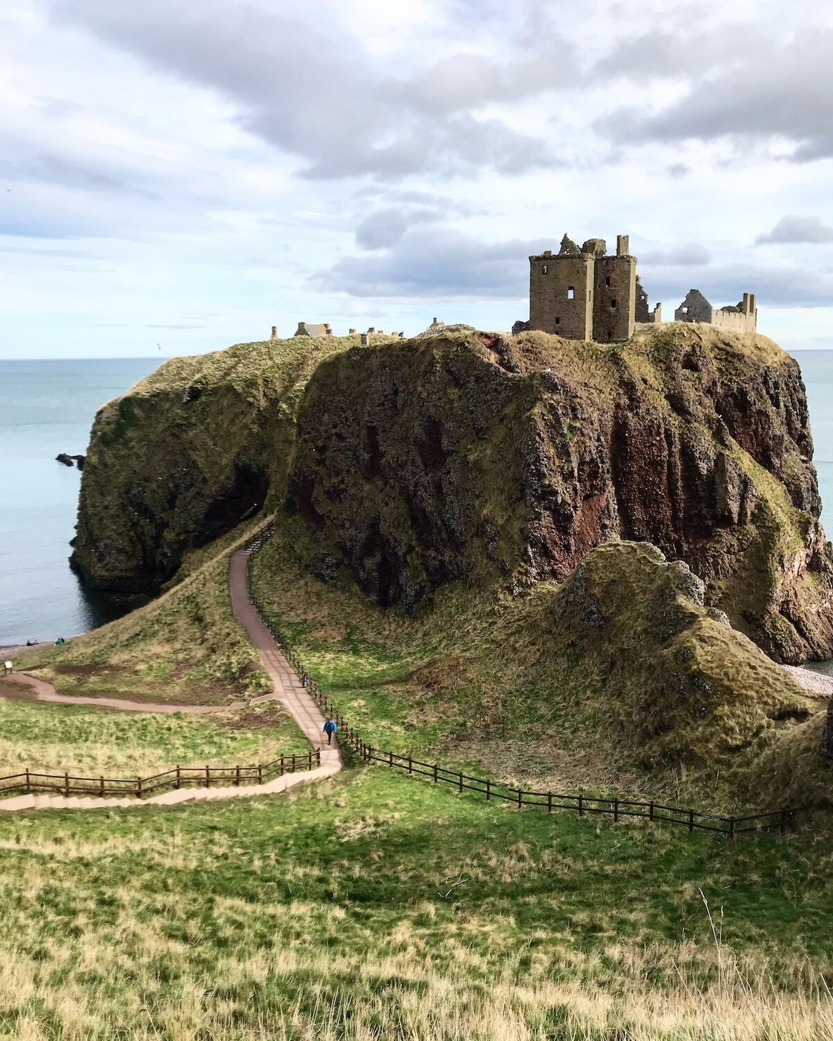 Dunnottar. Mucha historia y muchos fantasmas, entre ellos, La Dama de Verde. (Gentileza: Pexels)