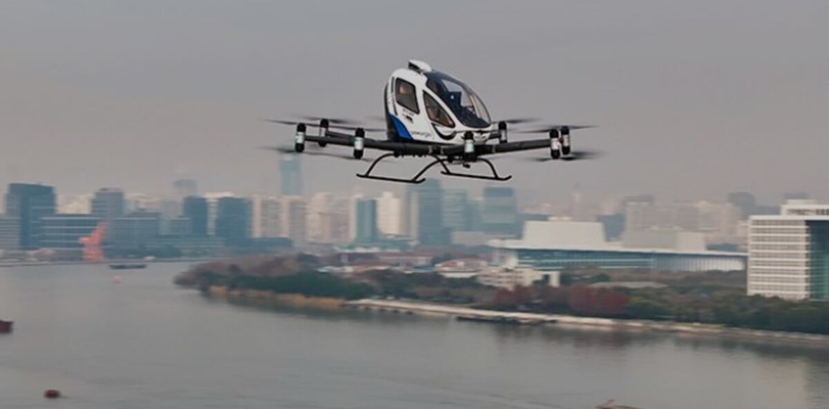 Empiezan a funcionar en China los primeros taxis voladores (EHang).