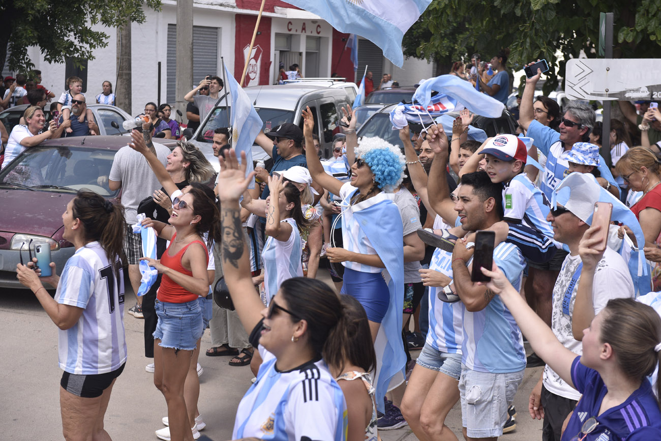 El pueblo de Calchín, de donde es oriundo Julián Álvarez, vivió una fiesta luego de la final de la Copa del Mundo. (José Gabriel Hernández / La Voz)