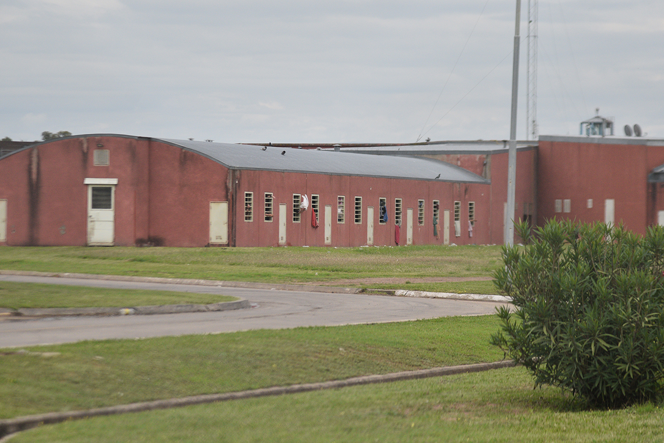 Córdoba: cerca de mil efectivos de seguridad llevan a cabo una requisa en la cárcel de Bouwer. (Pedro Castillo / La Voz)