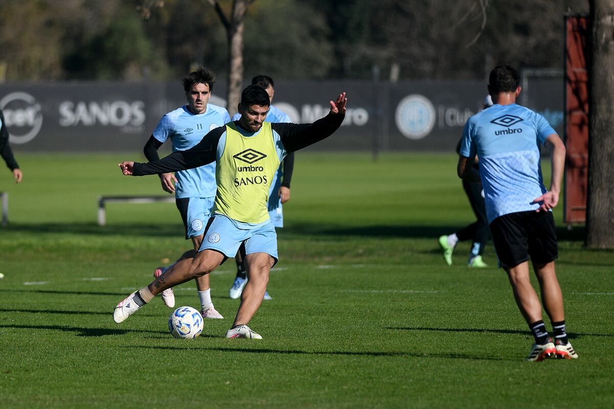 Belgrano entrena en el Predio Armando Pérez en Villa Esquiú. (Ramiro Pereyra / La Voz)