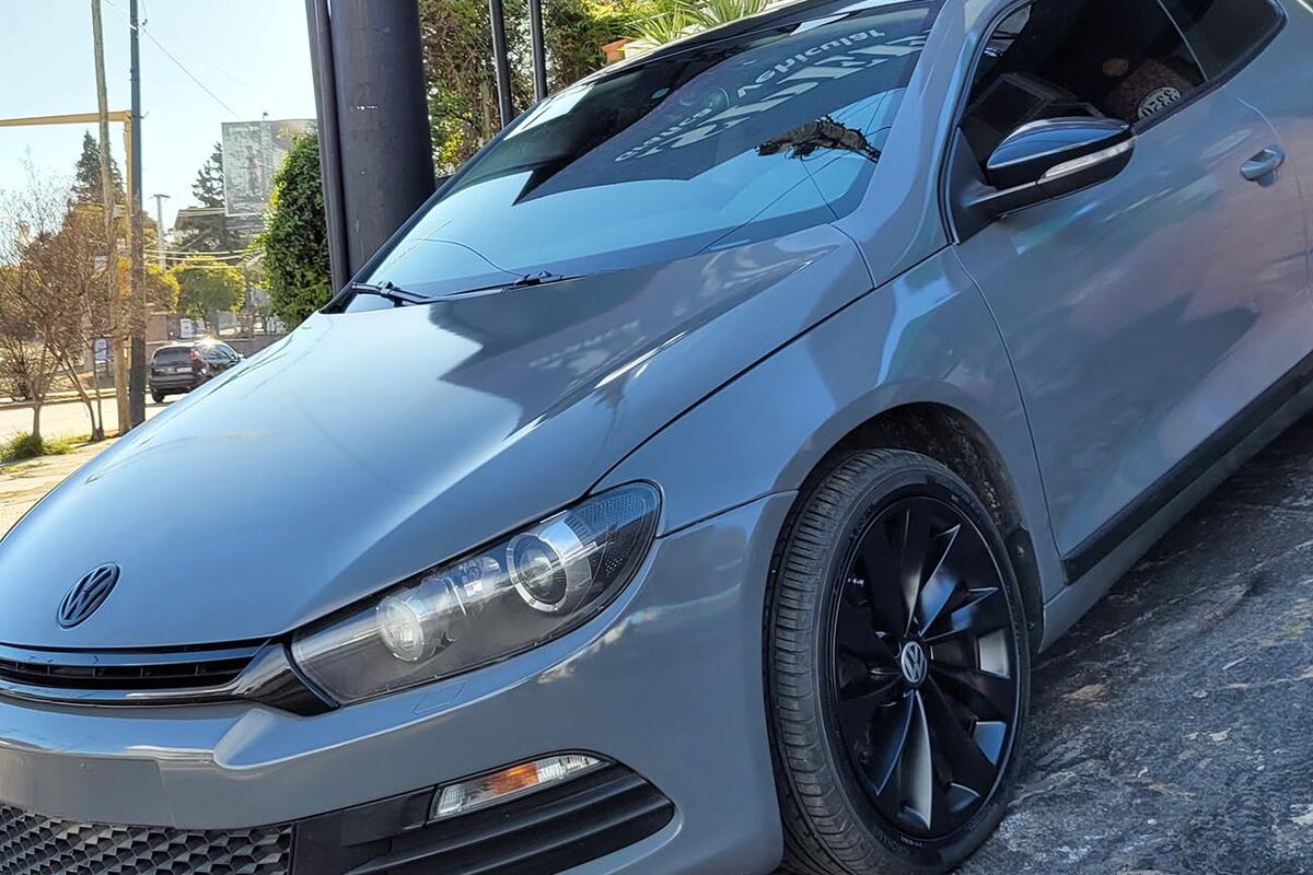 Un ploteo completo para un auto mediano parte de los $120.000.