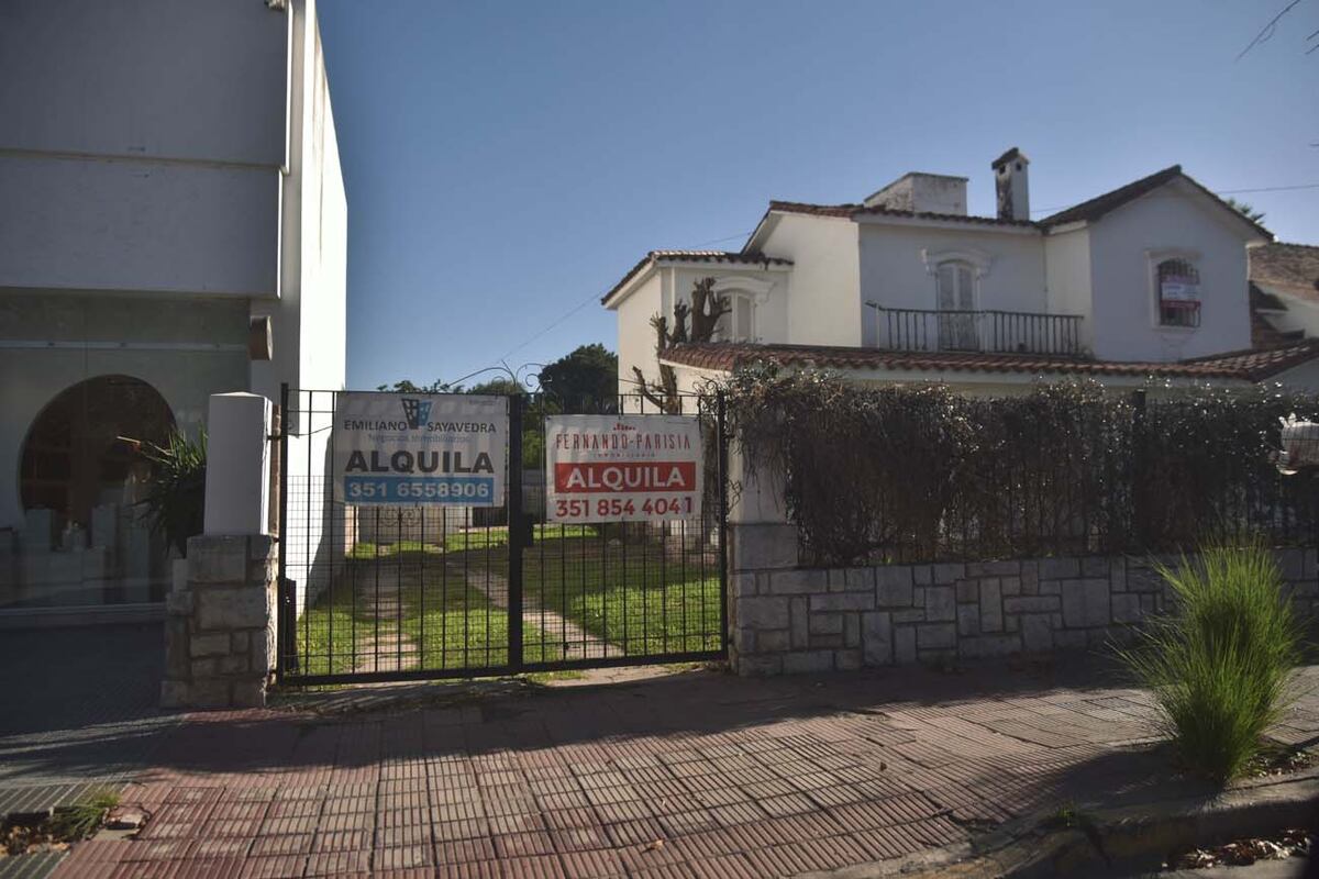 Casas en venta y alquiler en el Cerro de Las Rosas (Facundo Luque / La Voz)