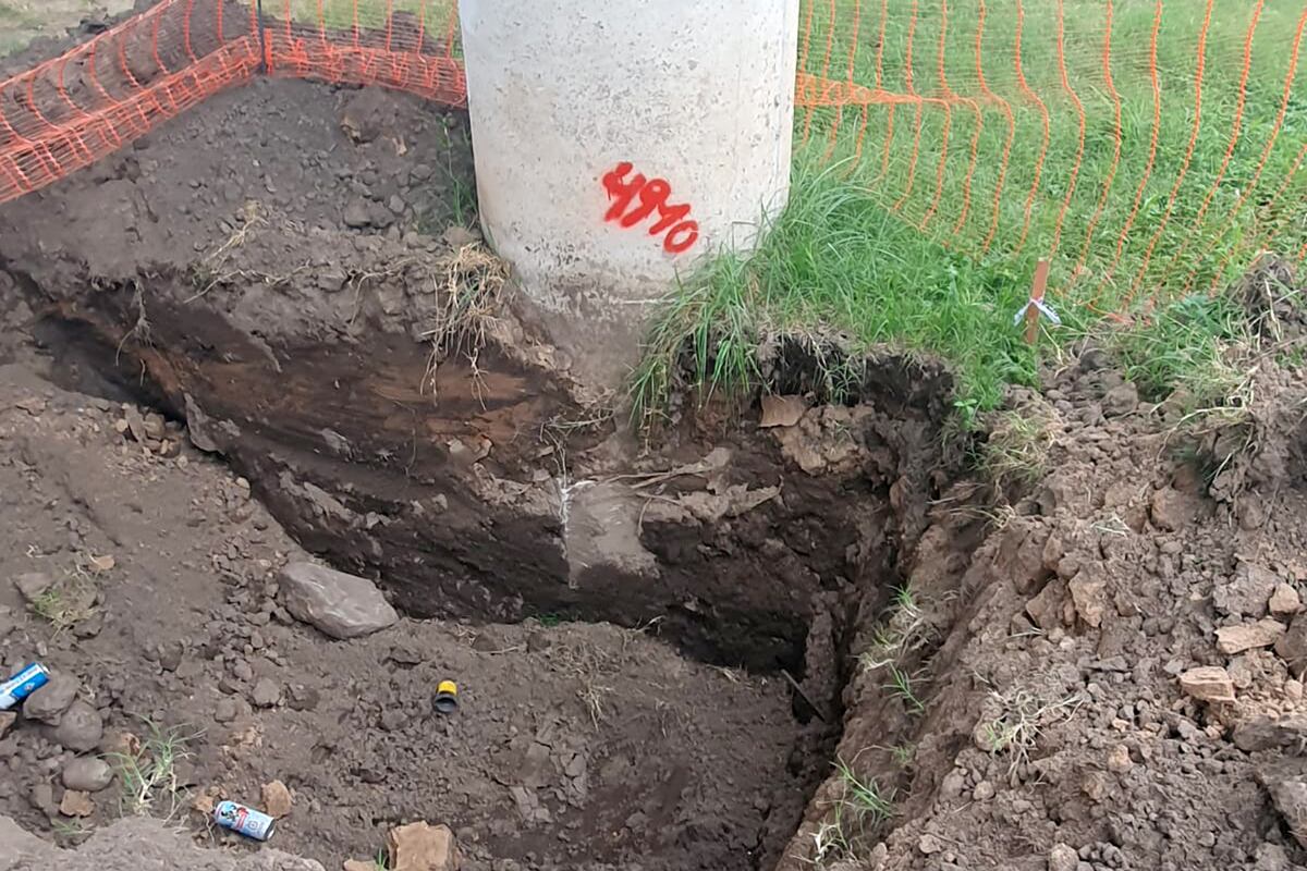 Obra de realización de veredas en la zona del estadio Kempes, debajo de la Circunvalación. (La Voz)