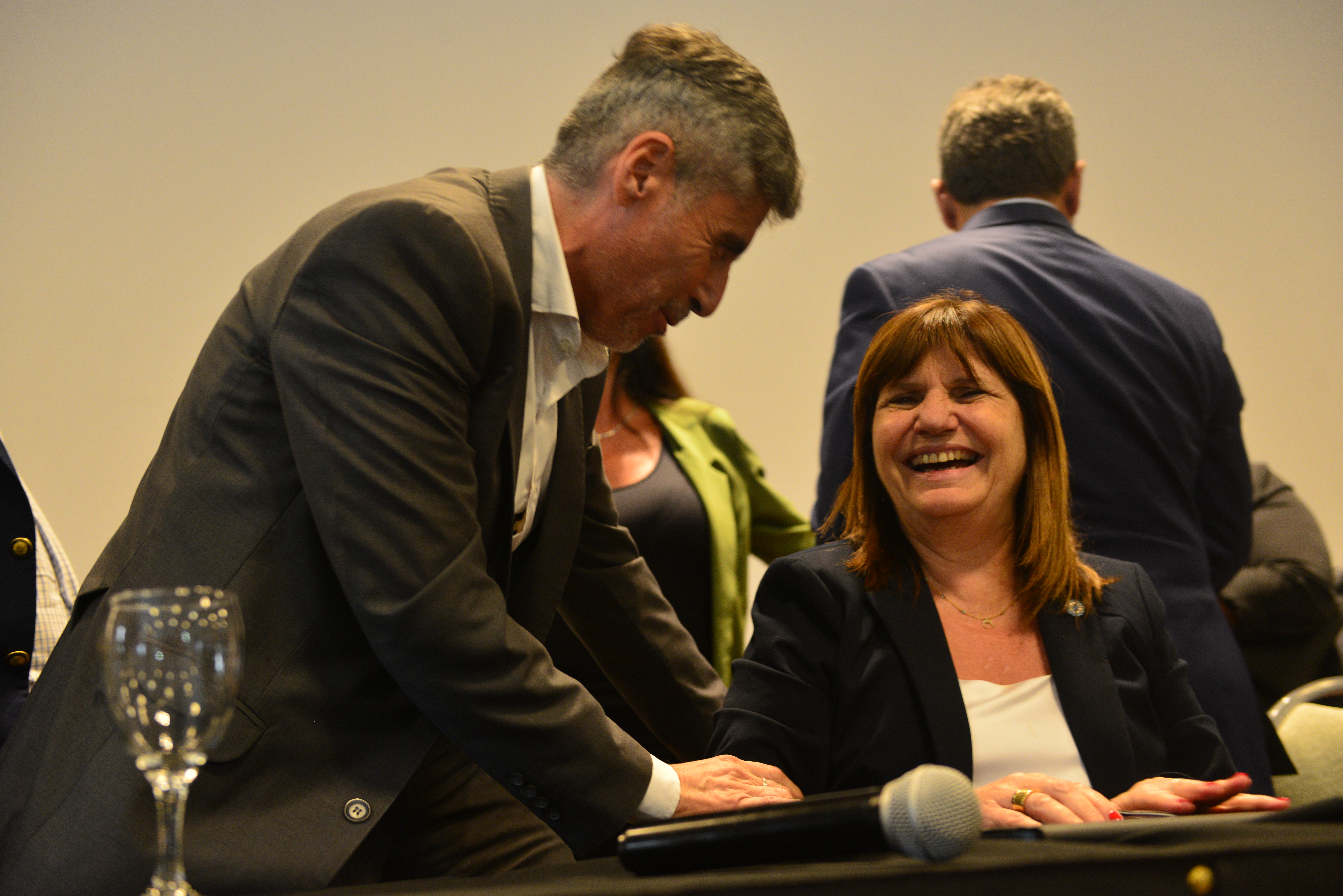 Patricia Bullrich, Ministra de Seguridad de la Nación, con Juan Pablo Quinteros, su par en Córdoba. (Javier Ferrerya).