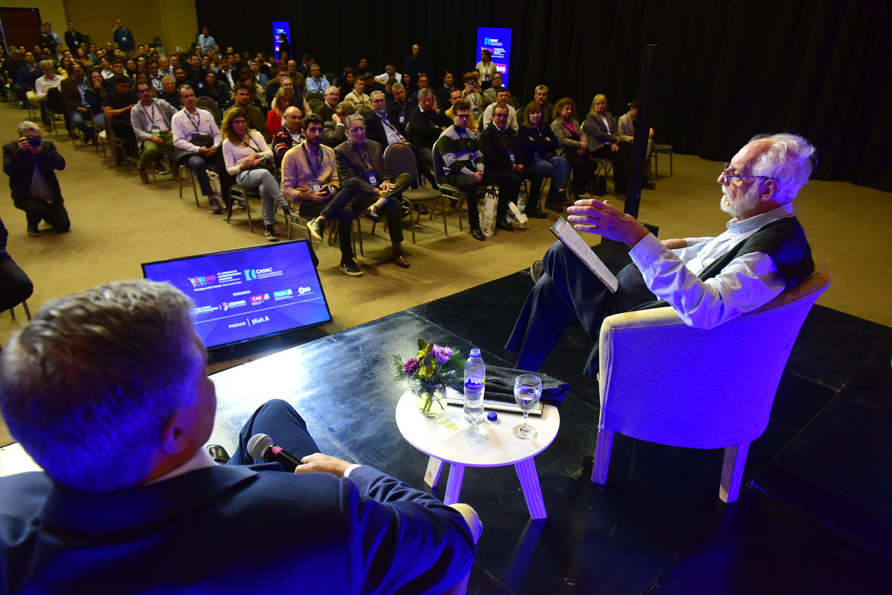 FLOTACIÓN. Para el economista, las reservas no son necesarias bajo la lógica de un sistema de flotación del dólar. (Nicolás Bravo / La Voz)