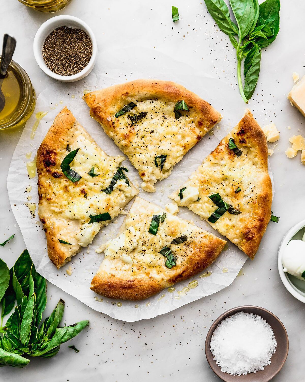 Lo de “blanca” es porque son pizzas que no llevan salsa de tomate.
