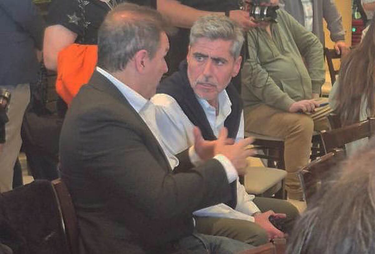 Elecciones 2025: el radical Javier Bee Sellares, interventor de la Lotería de Corrientes, en Río Cuarto, en la presentación de Provincias Unidas junto al ministro Juan Pablo Quinteros. (La Voz)
