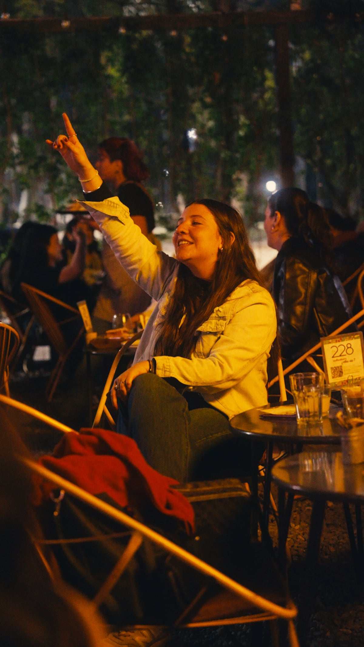 noche de bingo y canciones