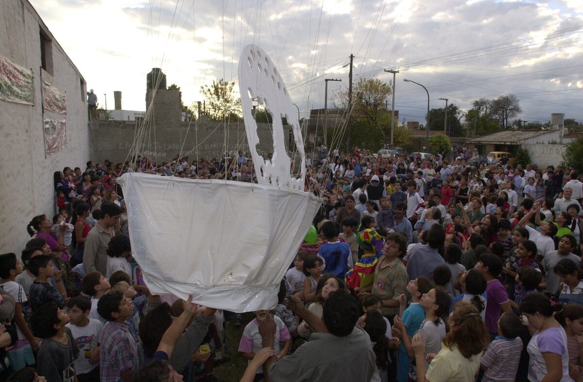 El inodoro gigante fue el símbolo de los vecinos de la zona sur para pedir por obras de cloacas. (La Voz / Archivo)