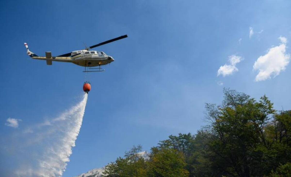Lograron controlar el incendio en Puerto Patriada y contener el de Los Alerces.