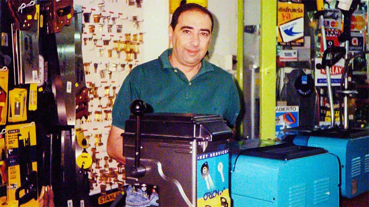 Juan Alberto Sánchez fundador. / Ferretería El Sótano