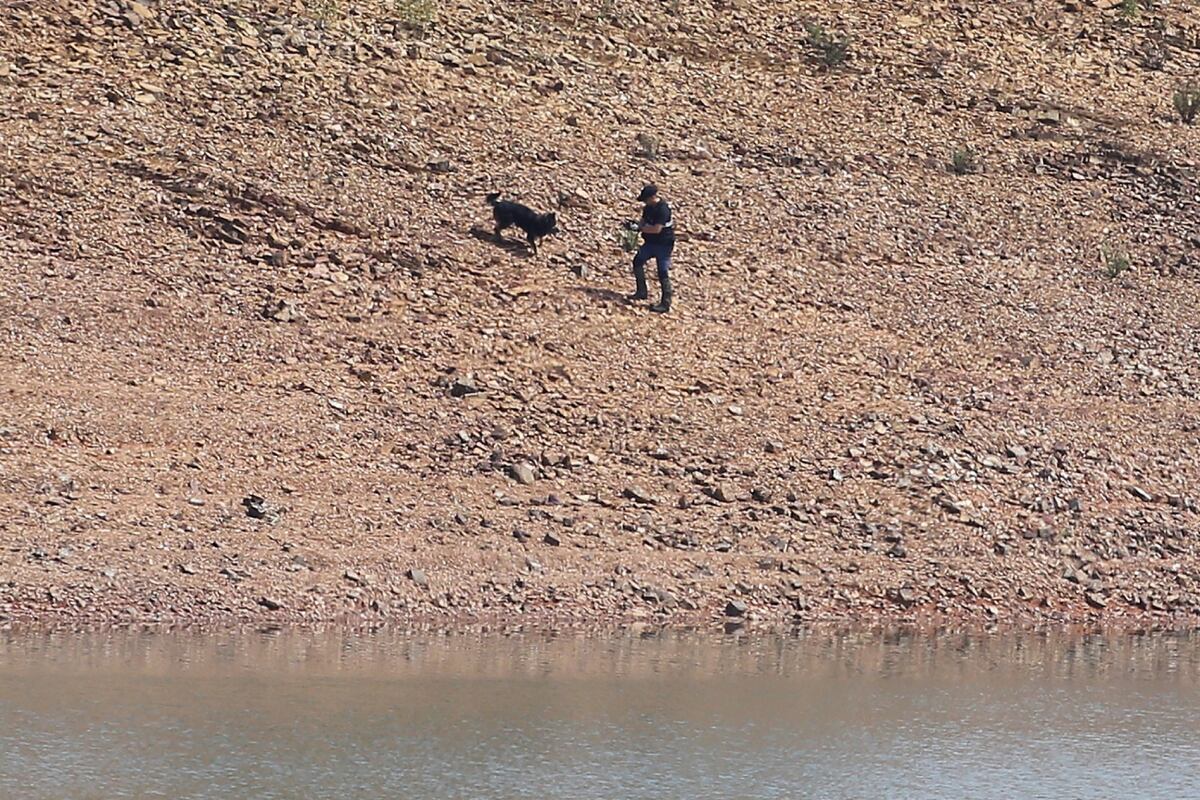 Caso Madeleine McCann. El megaoperativo en el embalse de Arade, situado a 50 kilómetros de Praia da Luz, en Portugal. (AP)