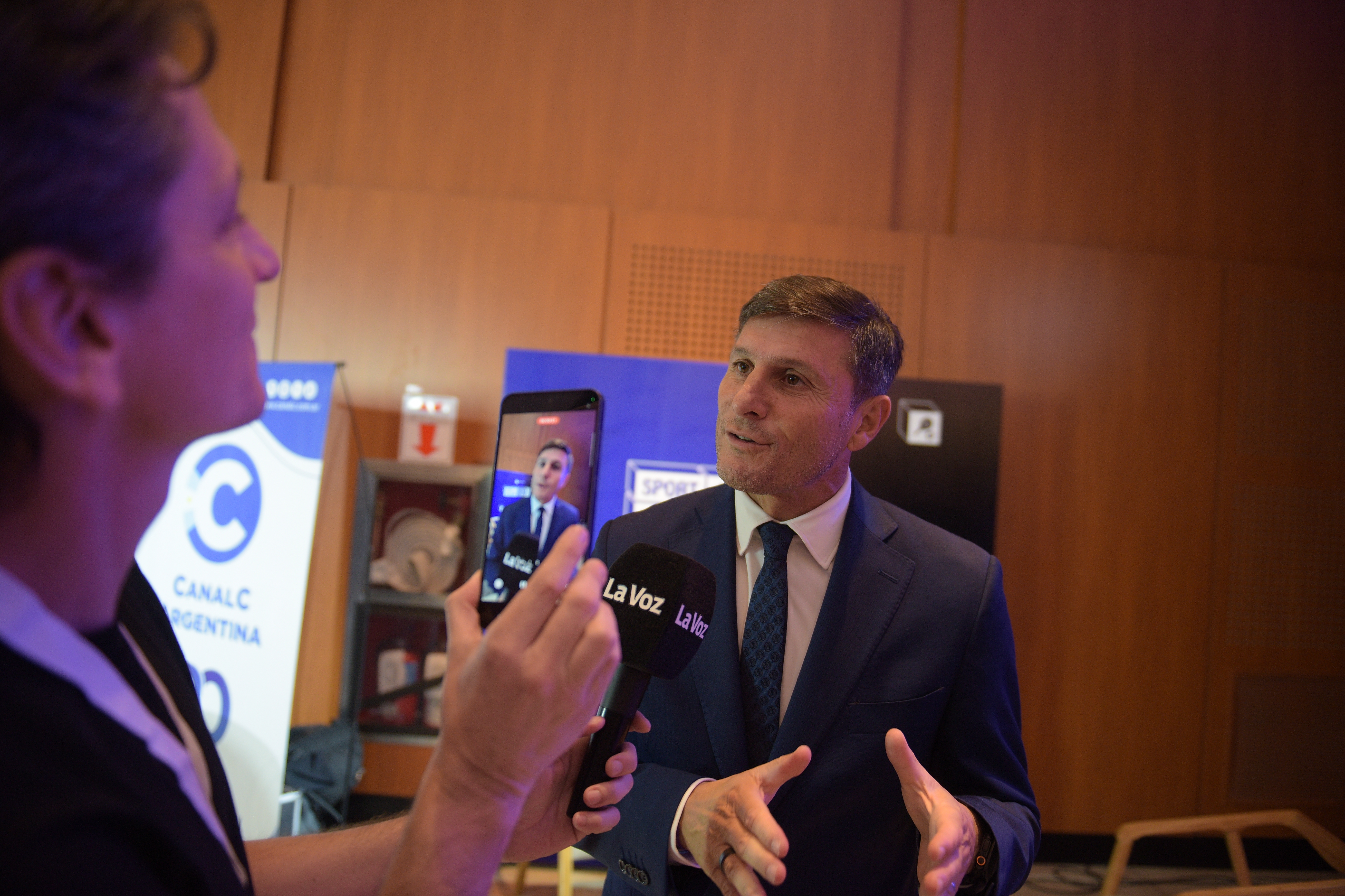 Javier Zanetti en el marco de su disertación en el Sports Sessions 2025 en el Complejo Feriar. (José Gabriel Hernández / La Voz)