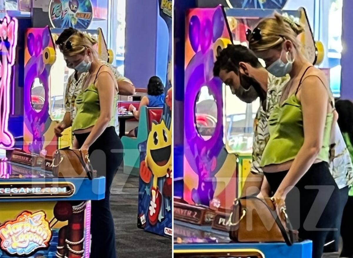 Las fotos de Mia Goth embarazada junto a su novio, Shia LaBeouf.