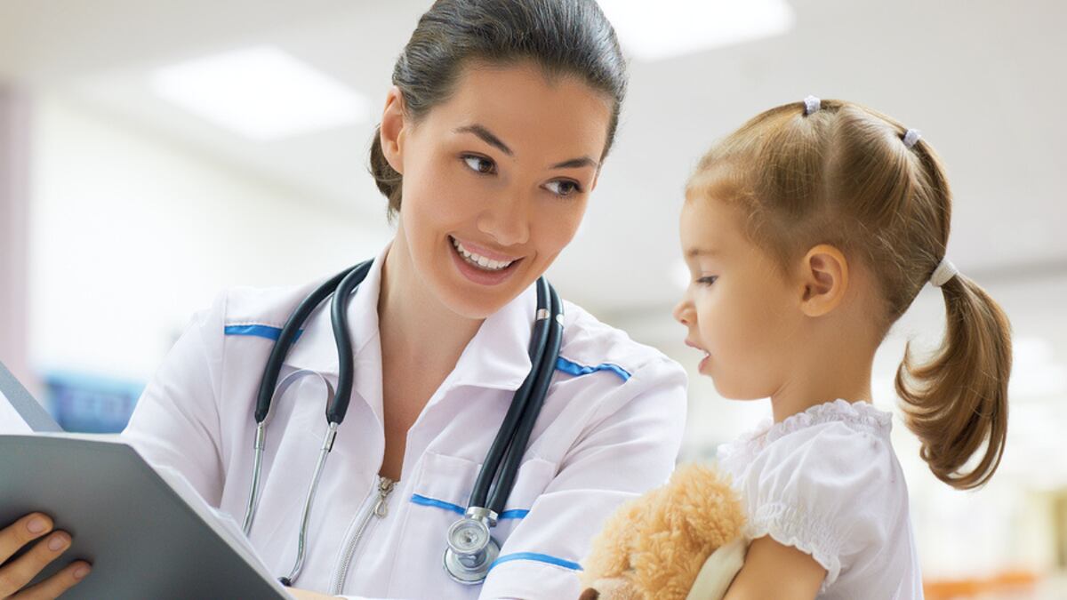 Arranca el año escolar 2025, pero muchos se preguntan qué tipos de chequeos médicos deben realizarse los niños para volver al colegio.