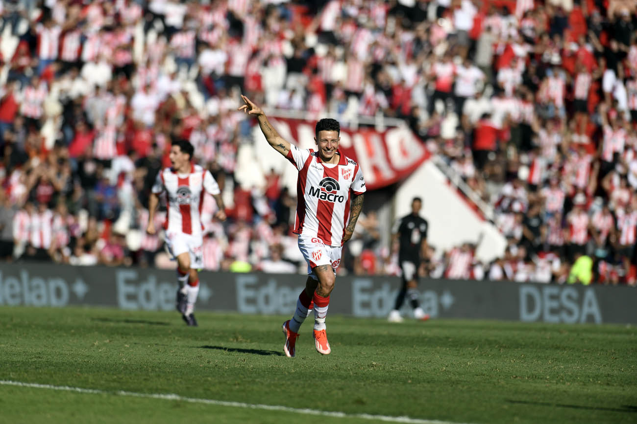 Gol de Lodico. Instituto derrotó 3 a 0 a Riestra en Alta Córdoba (Ramiro Pereyra/ La Voz)