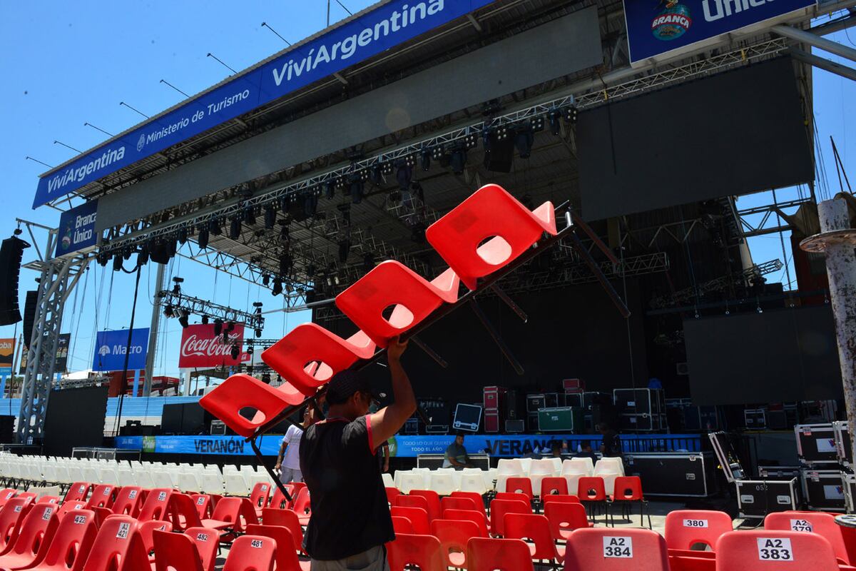 La producción de grandes eventos emplea a miles de personas. (La Voz / Archivo)